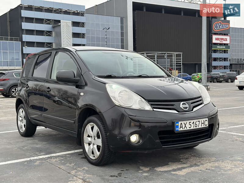 2010 nissan note