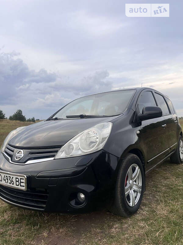 2010 nissan note