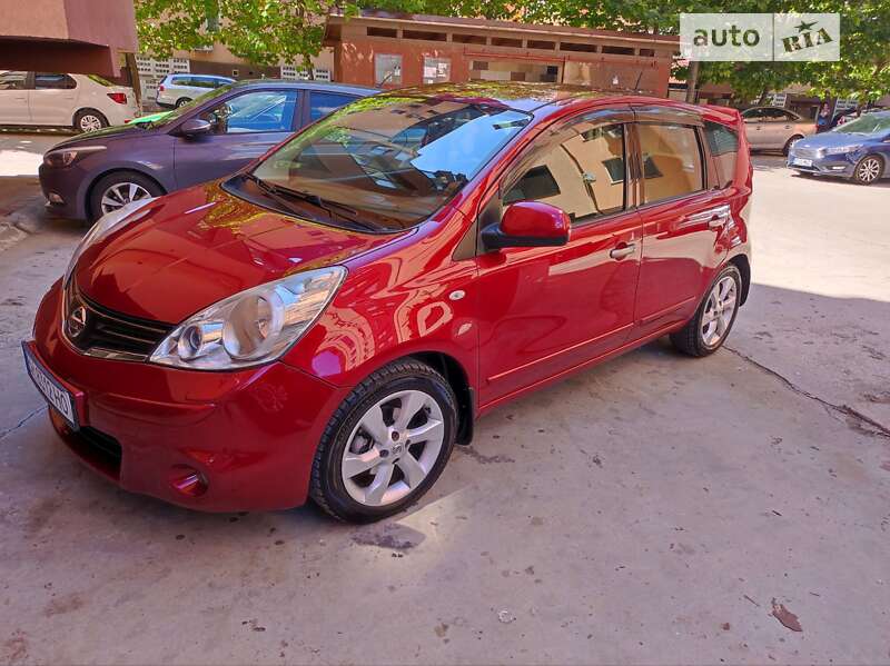 2011 nissan note