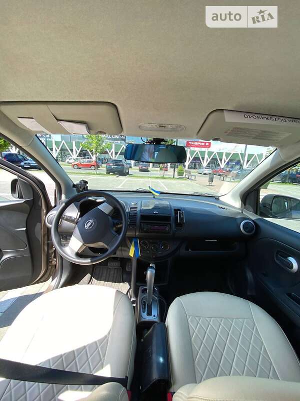 2011 nissan note