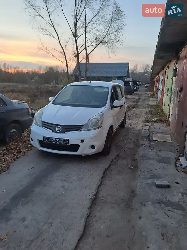 2012 nissan note