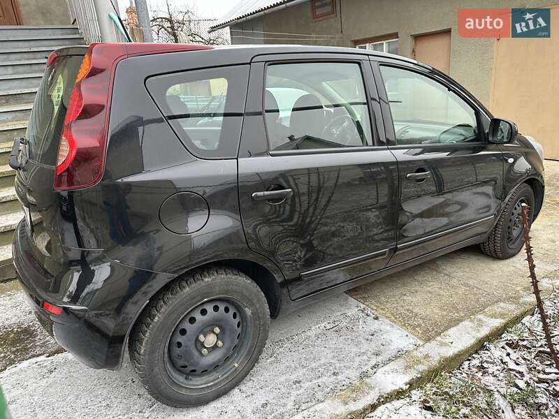 2013 nissan note
