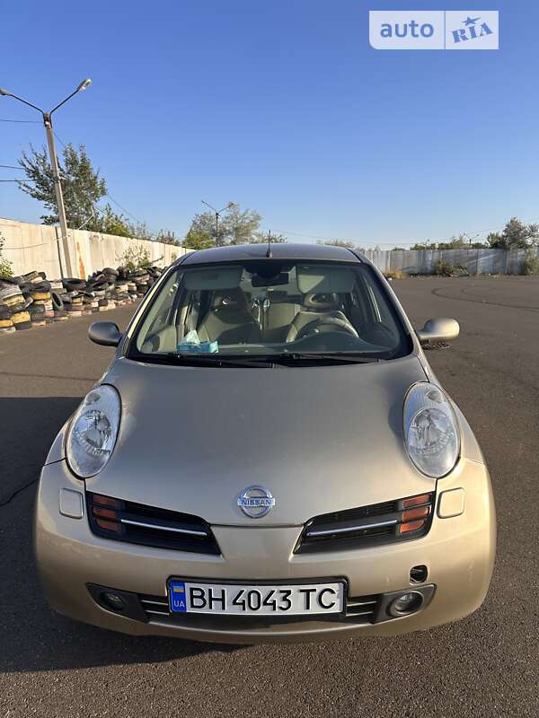 2004 nissan micra