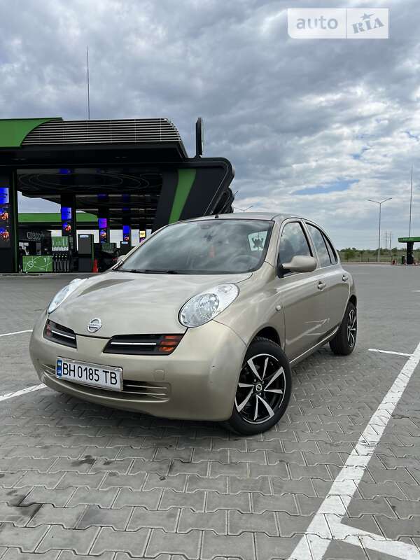 2004 nissan micra