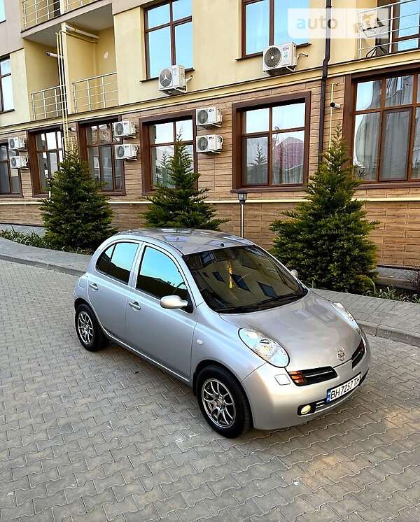 2004 nissan micra