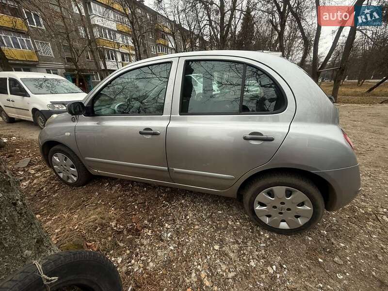 2005 nissan micra
