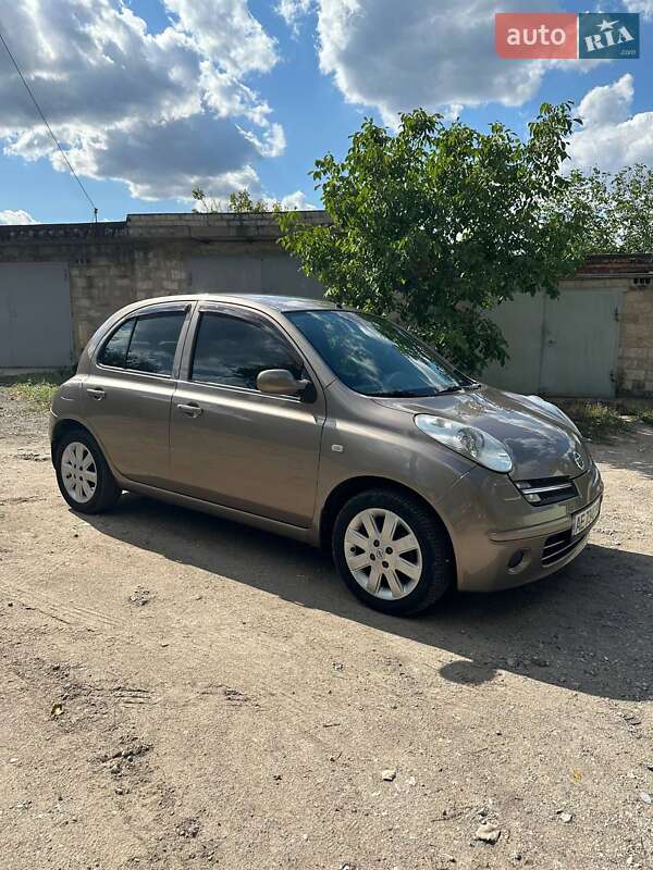 2005 nissan micra