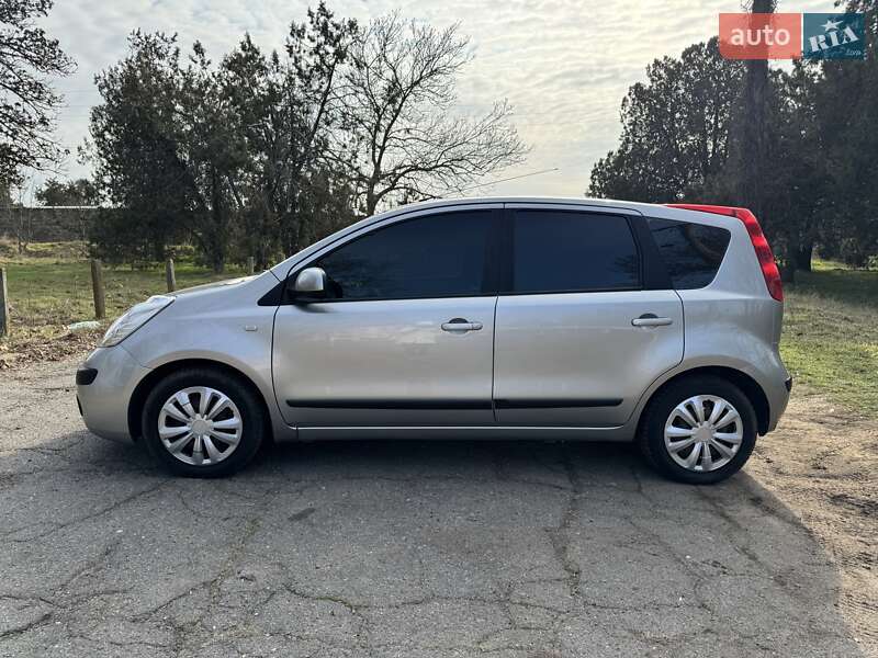 2006 nissan note