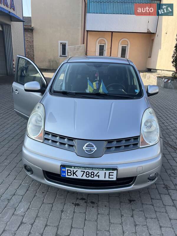 2008 nissan note