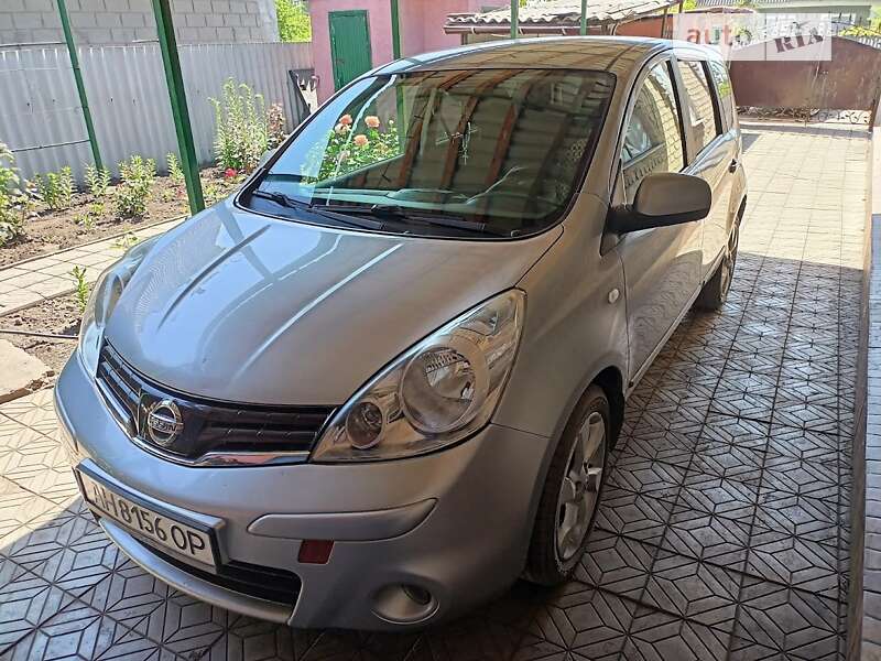 2010 nissan note