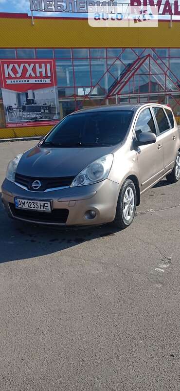 2010 nissan note