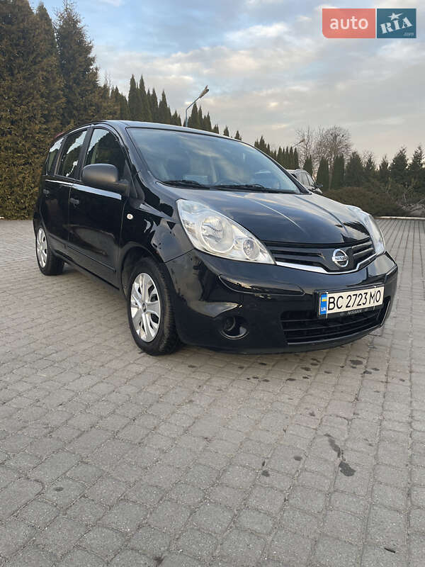 2010 nissan note