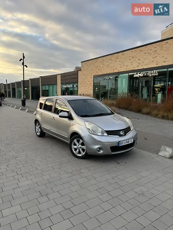 2010 nissan note