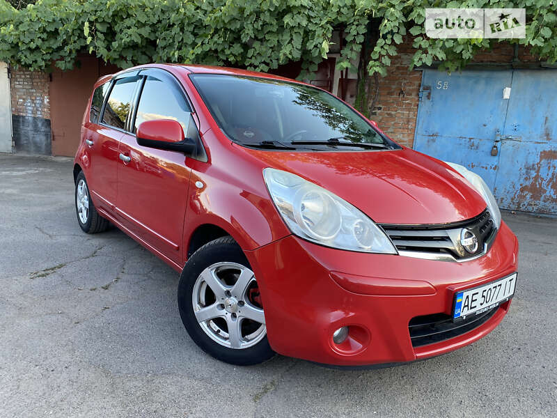 2010 nissan note