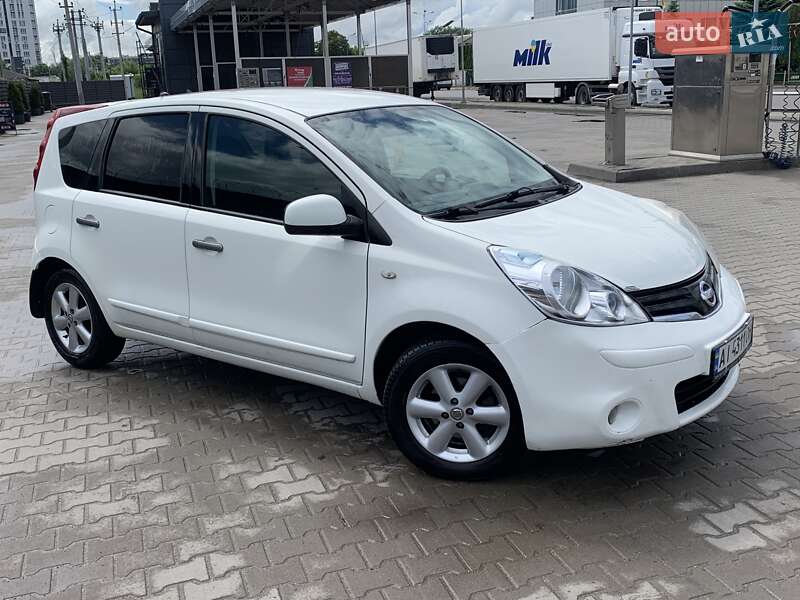2010 nissan note