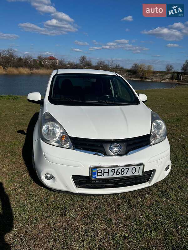 2011 nissan note