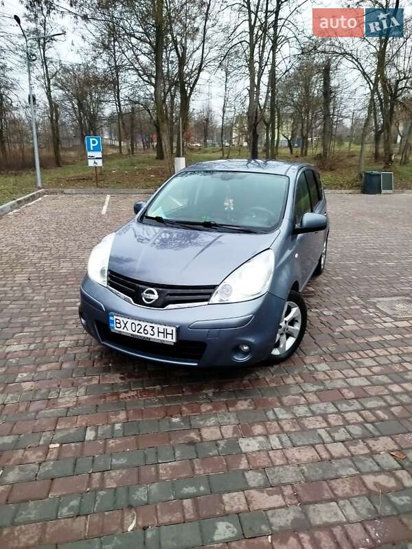 2011 nissan note