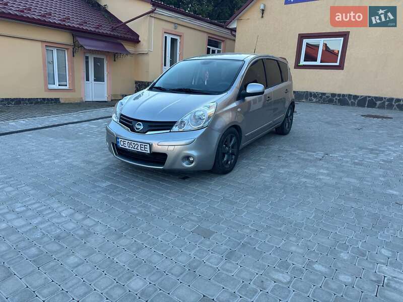 2011 nissan note