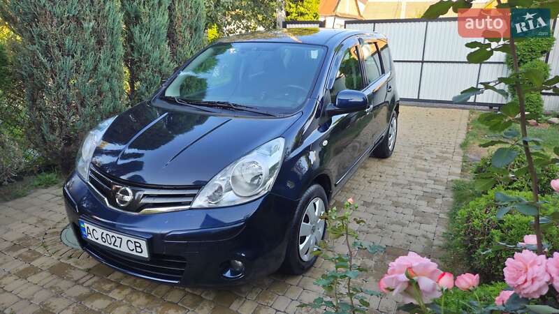 2011 nissan note