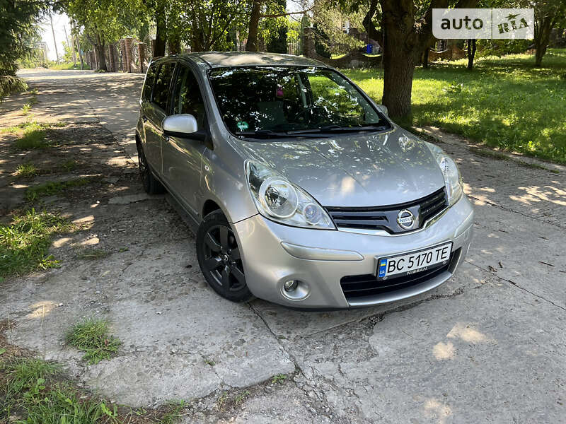 2011 nissan note