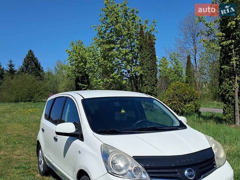 2011 nissan note