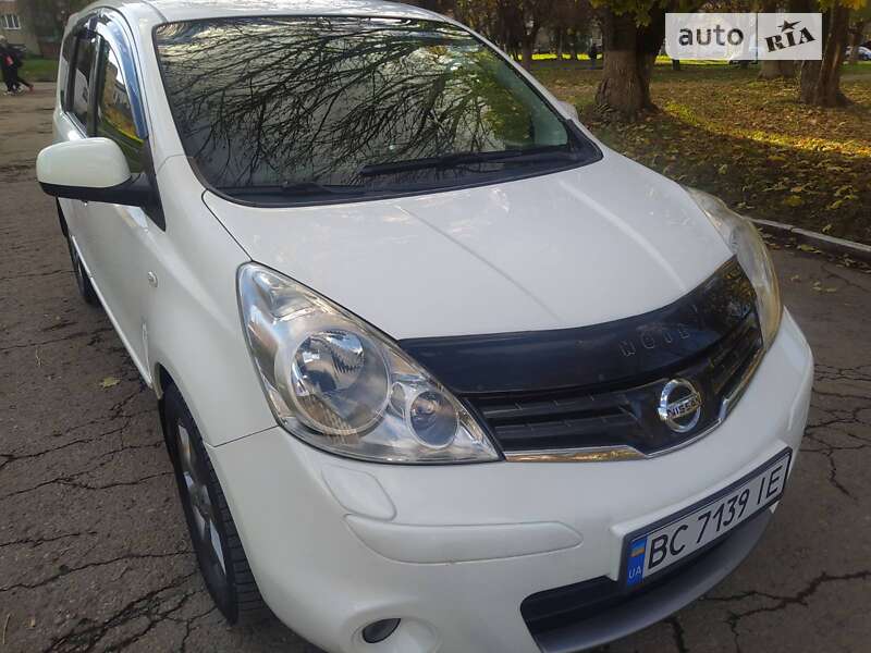 2011 nissan note