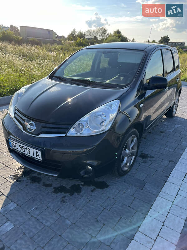2011 nissan note