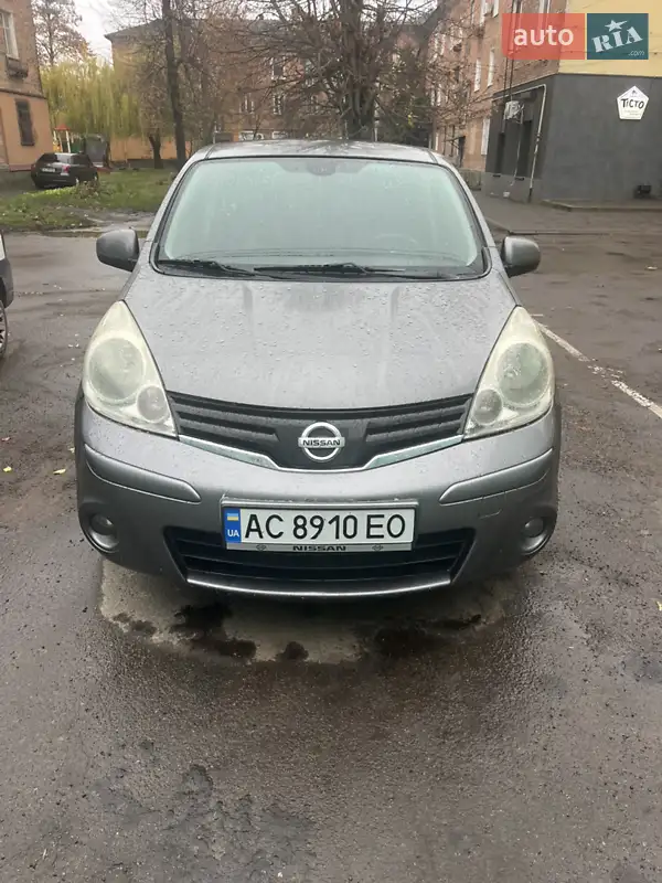 2011 nissan note