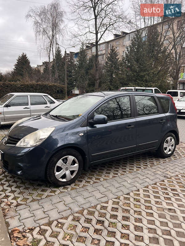 2012 nissan note