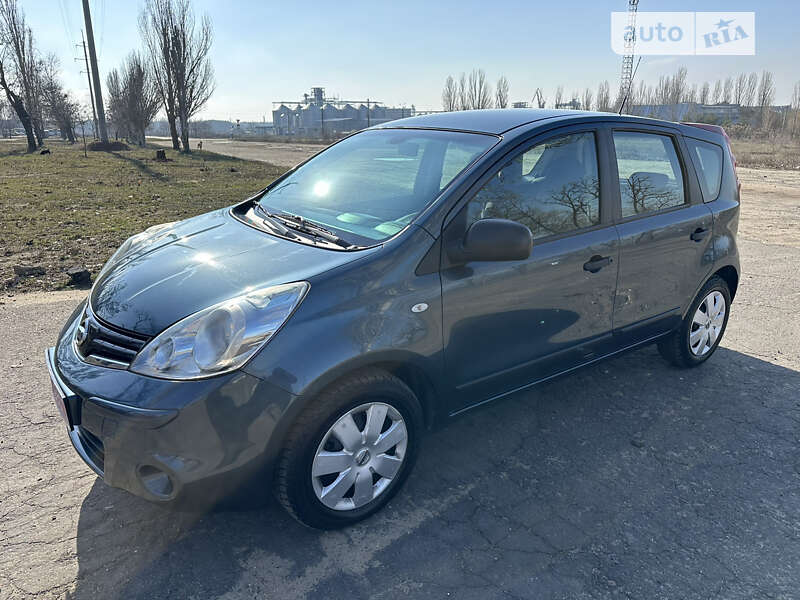 2013 nissan note
