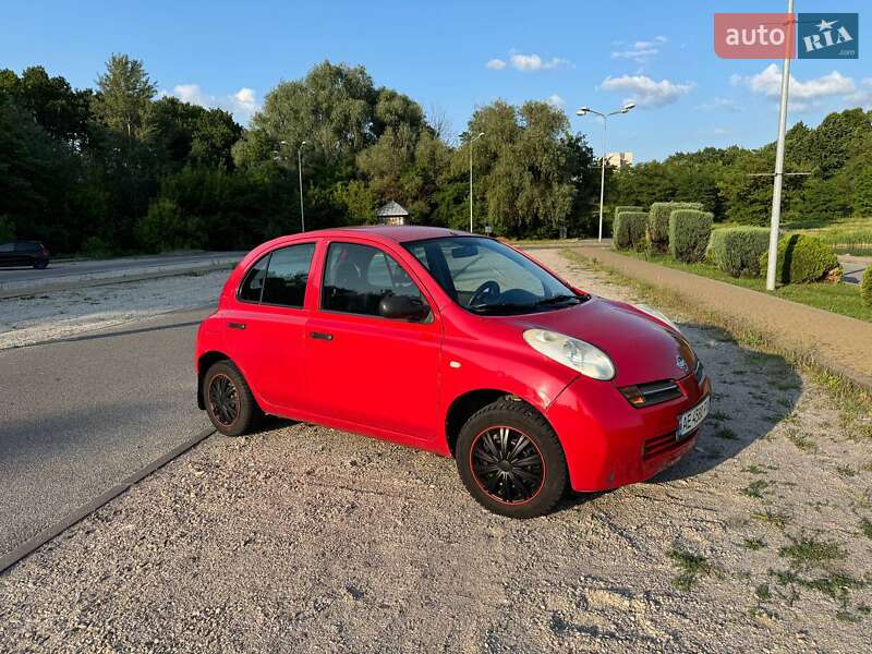 2004 nissan micra