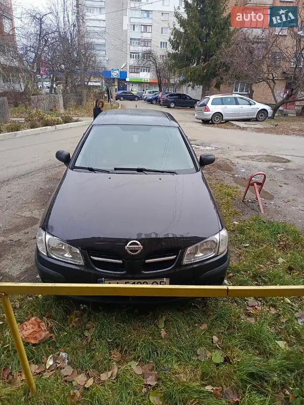 2002 nissan almera