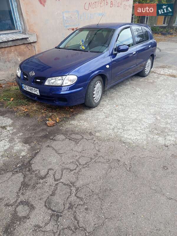 2001 nissan almera