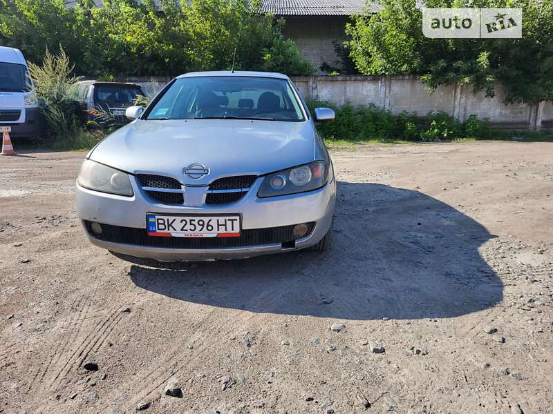 2003 nissan almera