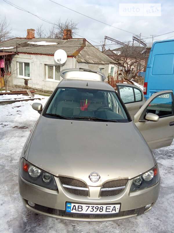2003 nissan almera