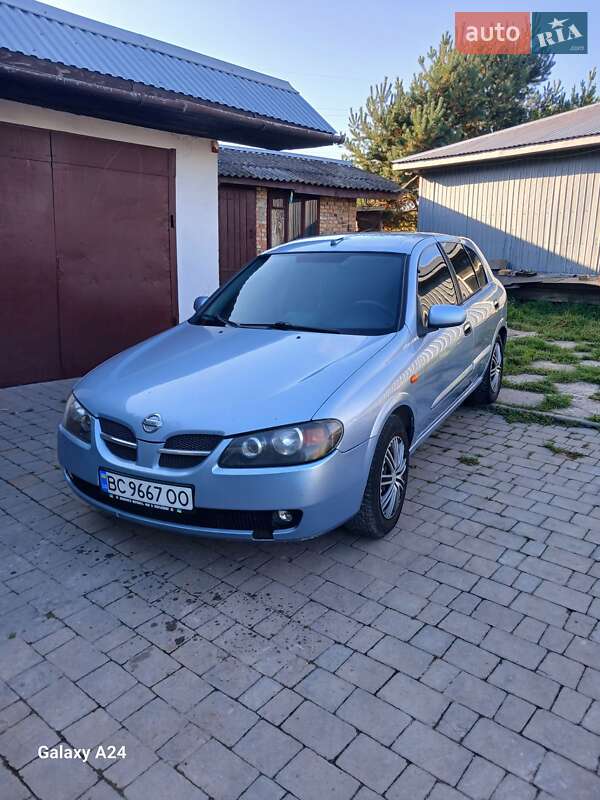 2004 nissan almera