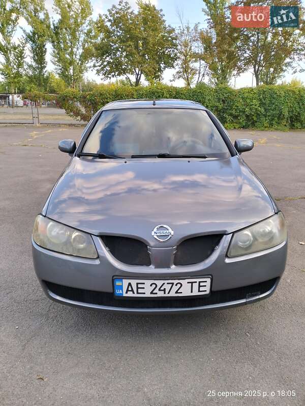 2003 nissan almera