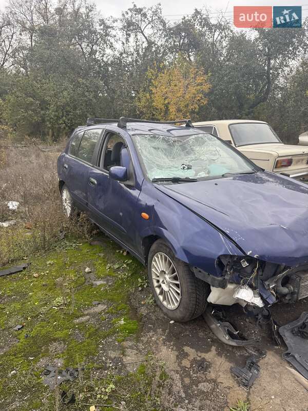 2004 nissan almera