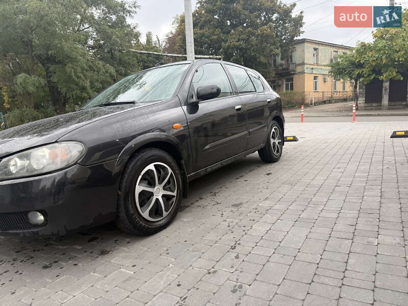 2005 nissan almera