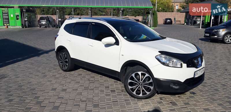 2012 nissan qashqai