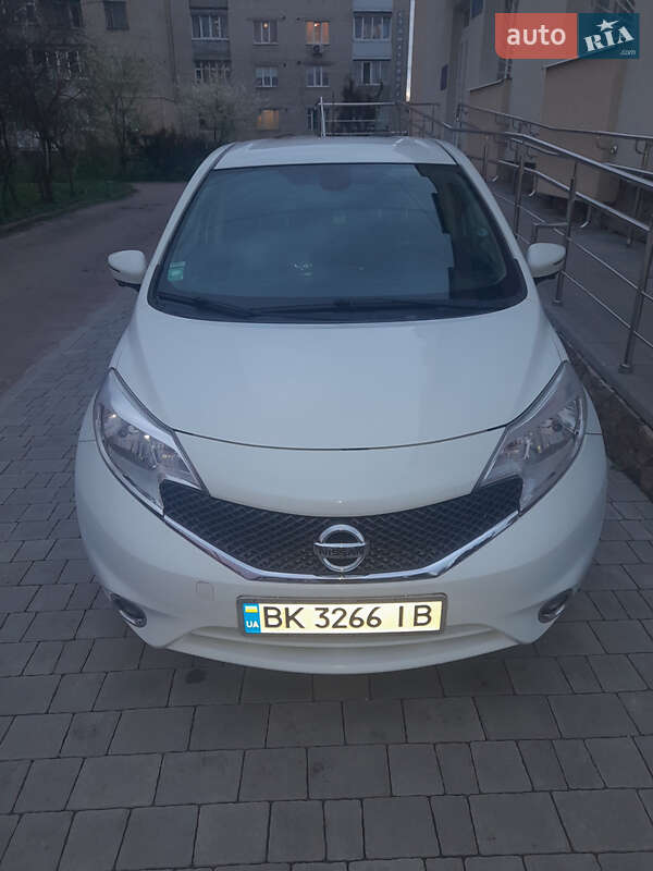 2014 nissan note