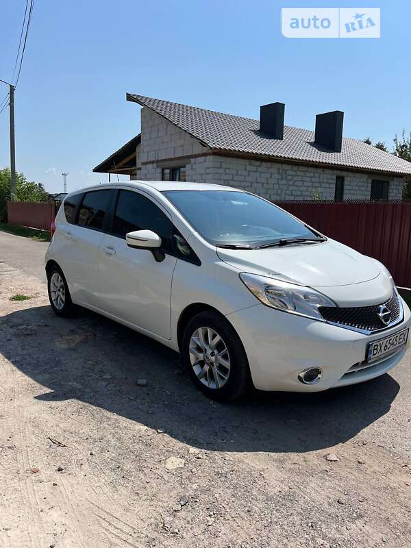2015 nissan note