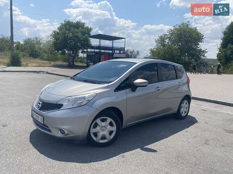 2015 nissan note