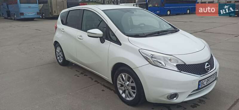 2015 nissan note