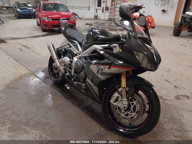 2020 triumph daytona