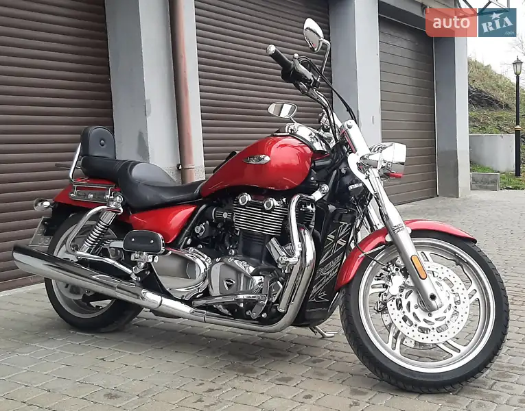 2010 triumph thunderbird