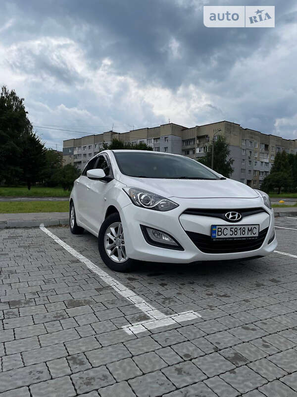 2012 hyundai i30