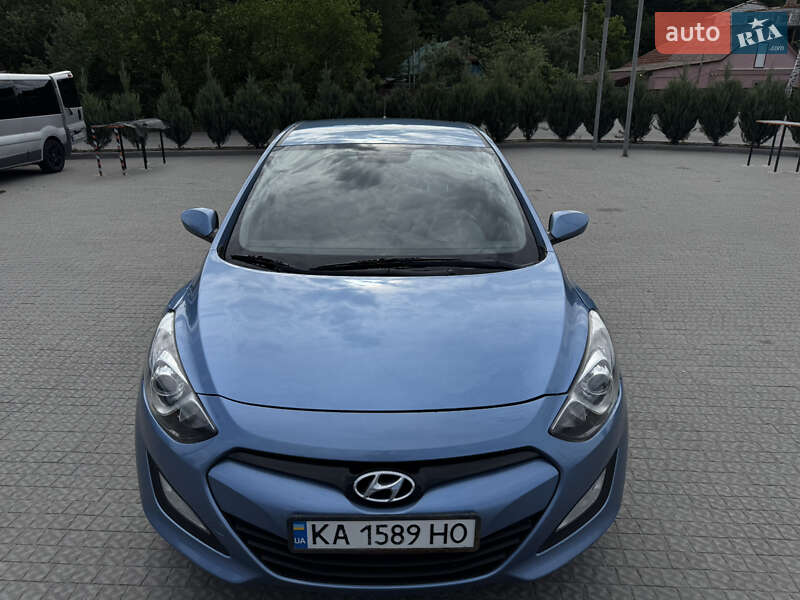 2012 hyundai i30