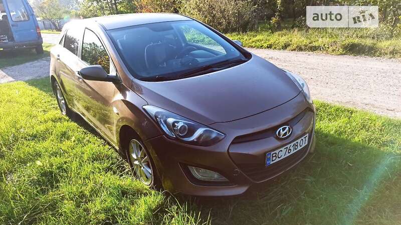 2012 hyundai i30