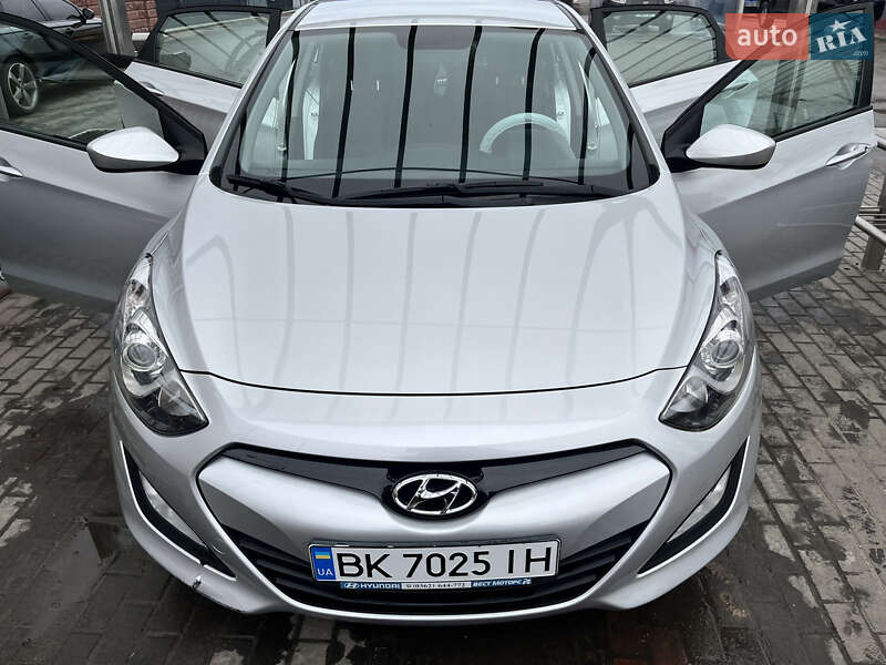 2012 hyundai i30